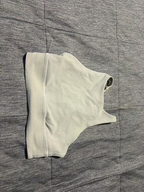 Lululemon high new white sports bra with cross cross back - size 4